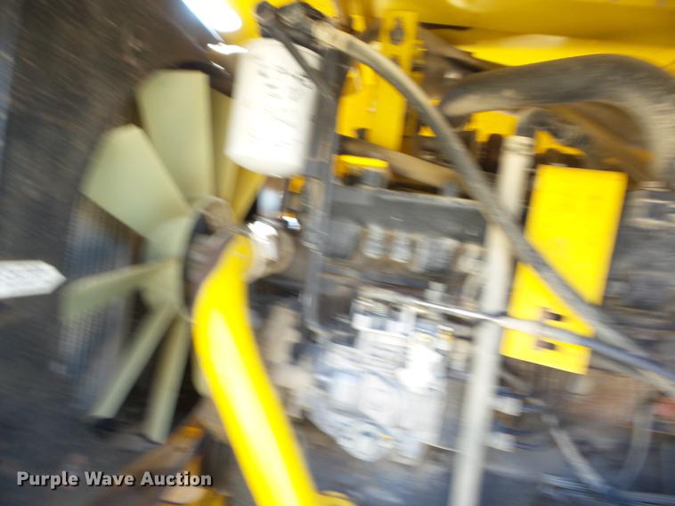 image for item EI9937 2007 Superior DT80CT broom