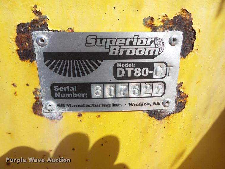 image for item EI9937 2007 Superior DT80CT broom