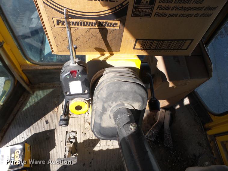 image for item EI9937 2007 Superior DT80CT broom