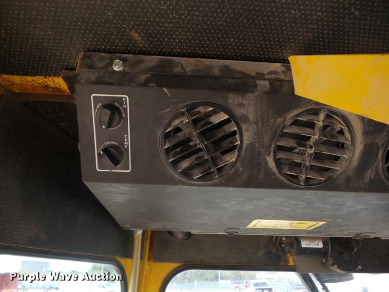 image for item EI9937 2007 Superior DT80CT broom