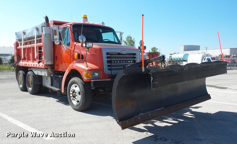 image for item EI9938 2003 Sterling LT7501 dump truck