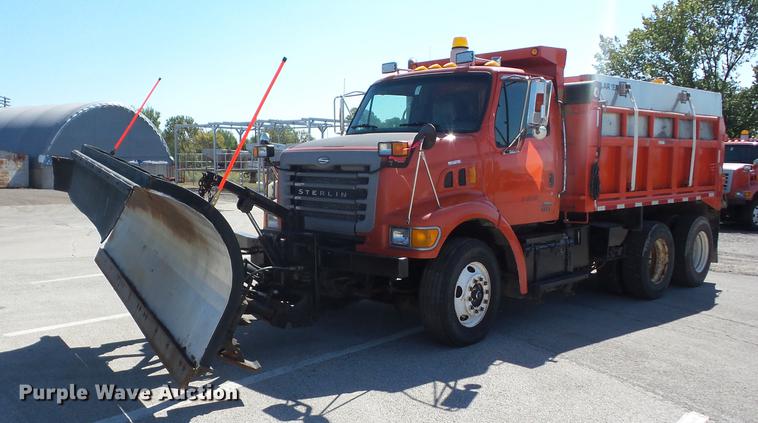 image for item EI9939 2001 Sterling LT7501 dump truck