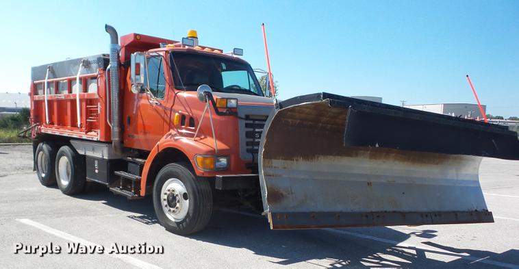 image for item EI9939 2001 Sterling LT7501 dump truck