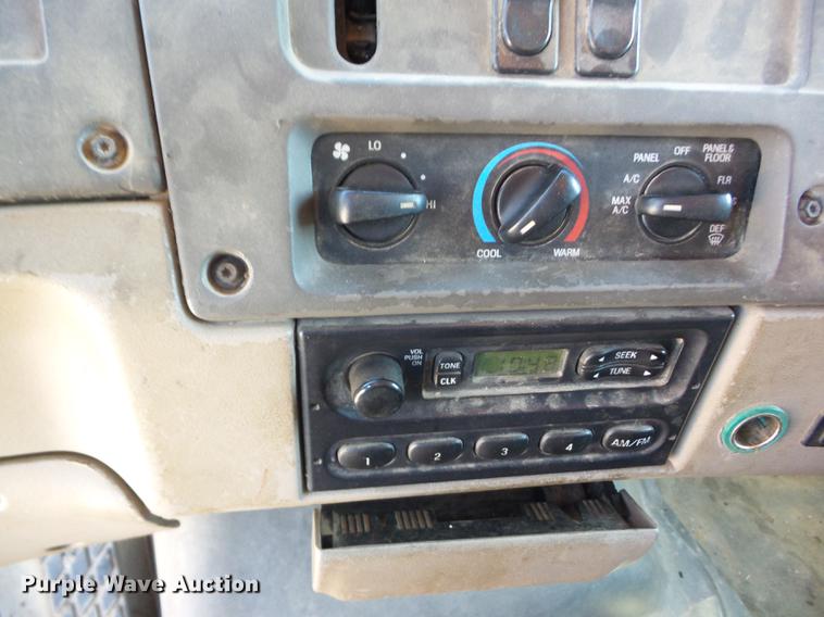 image for item EI9939 2001 Sterling LT7501 dump truck