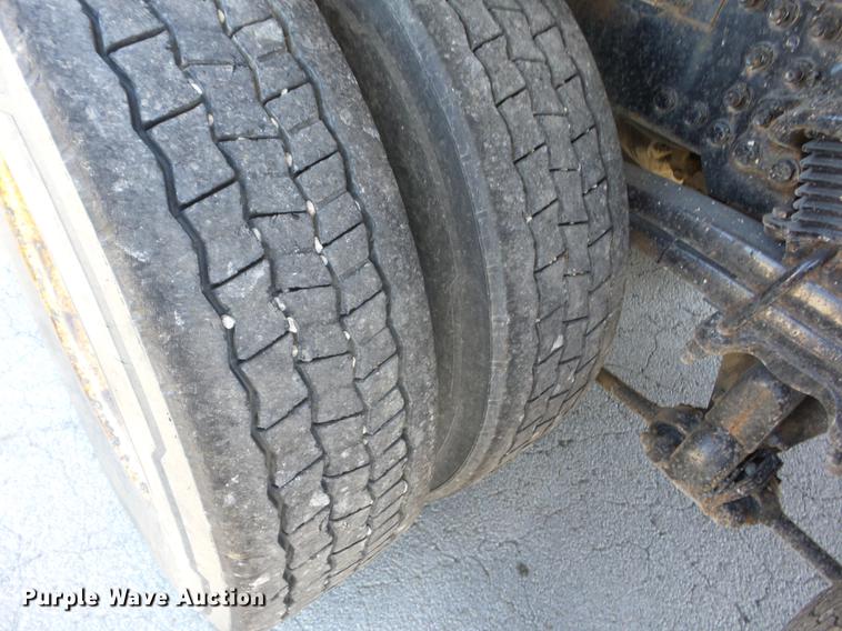 image for item EI9939 2001 Sterling LT7501 dump truck