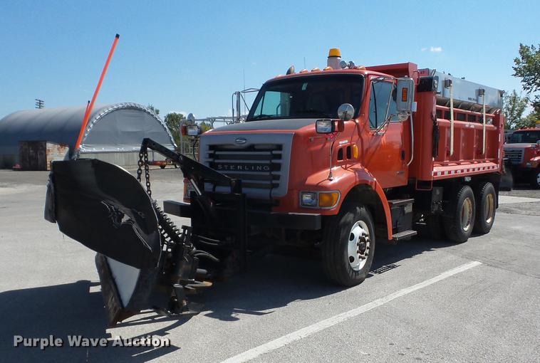 image for item EI9940 2003 Sterling LT7501 dump truck