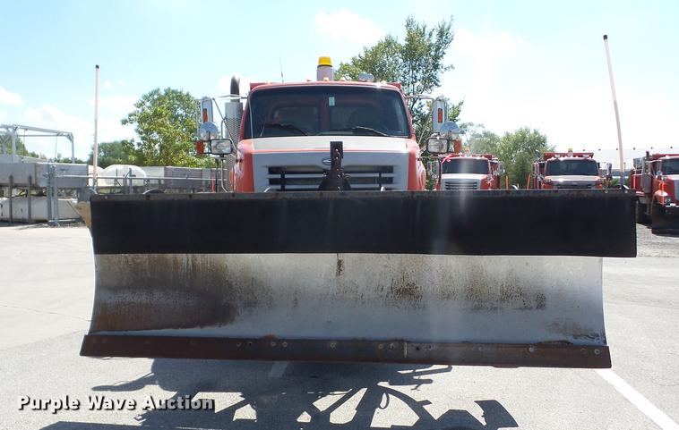 image for item EI9941 2003 Sterling LT7501 dump truck