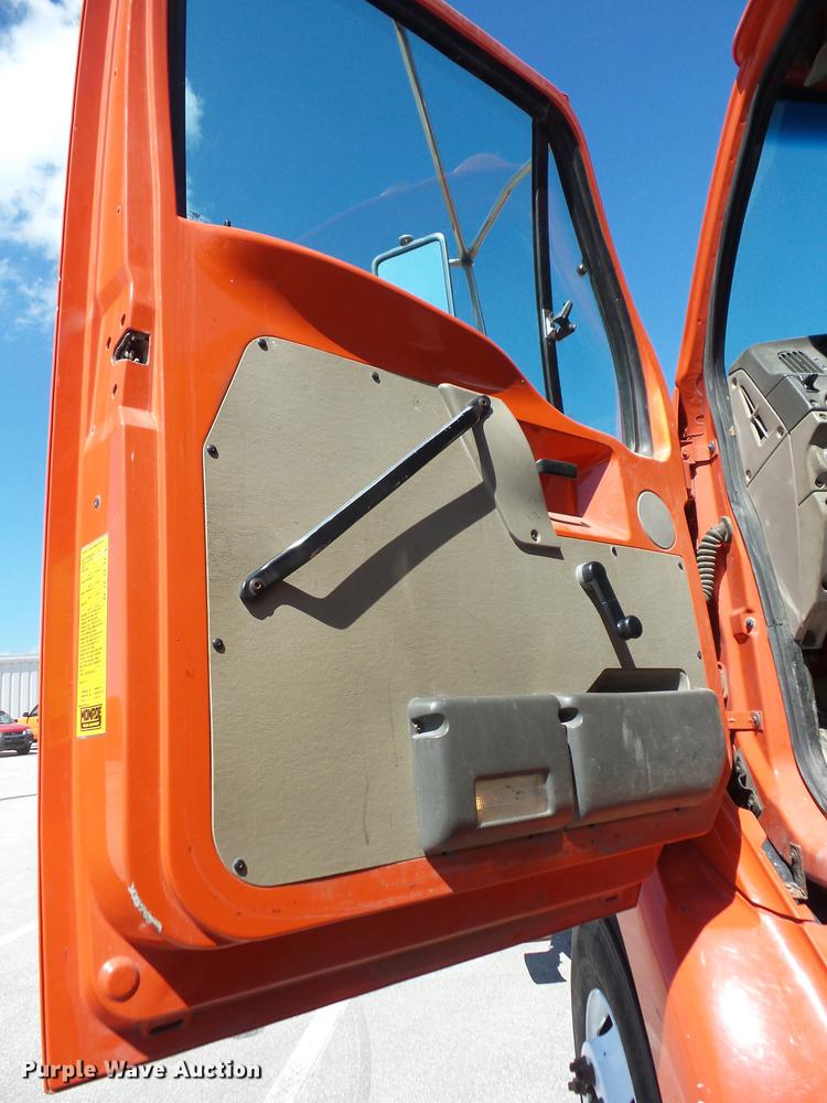 image for item EI9941 2003 Sterling LT7501 dump truck