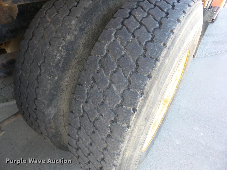 image for item EI9941 2003 Sterling LT7501 dump truck