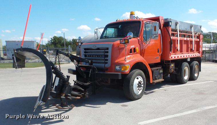 image for item EI9942 2003 Sterling LT7501 dump truck
