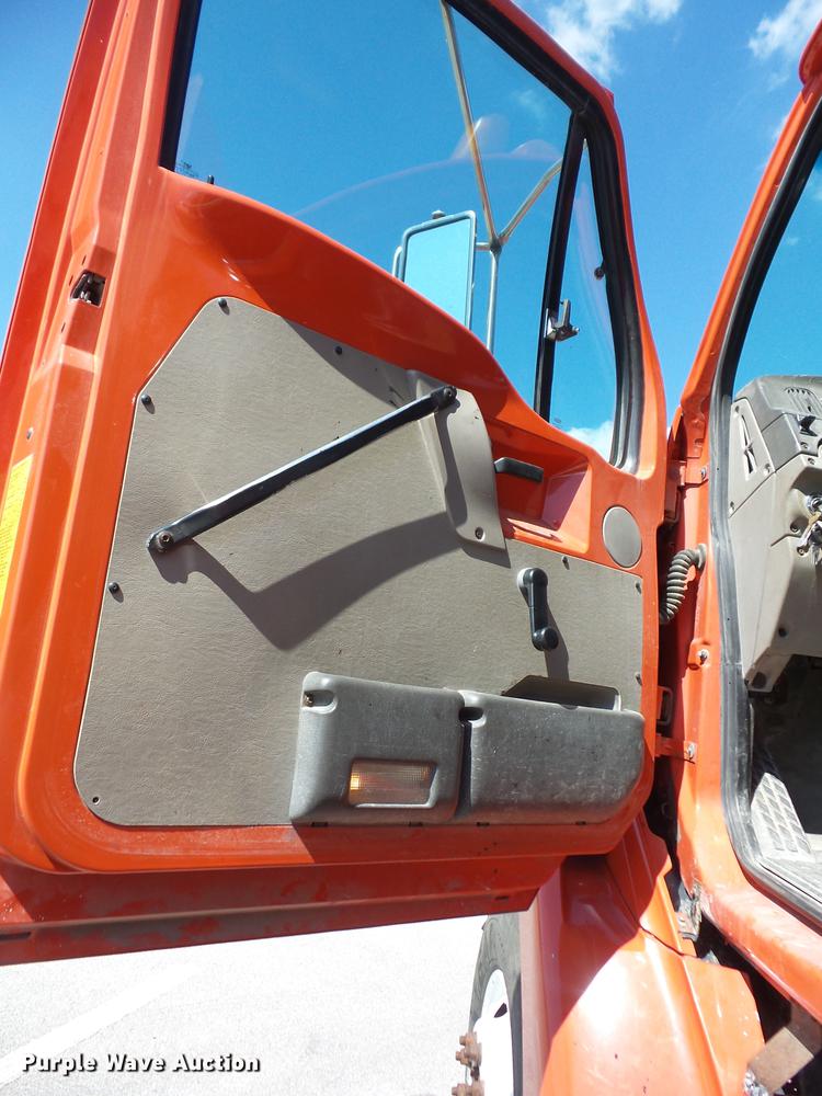 image for item EI9942 2003 Sterling LT7501 dump truck