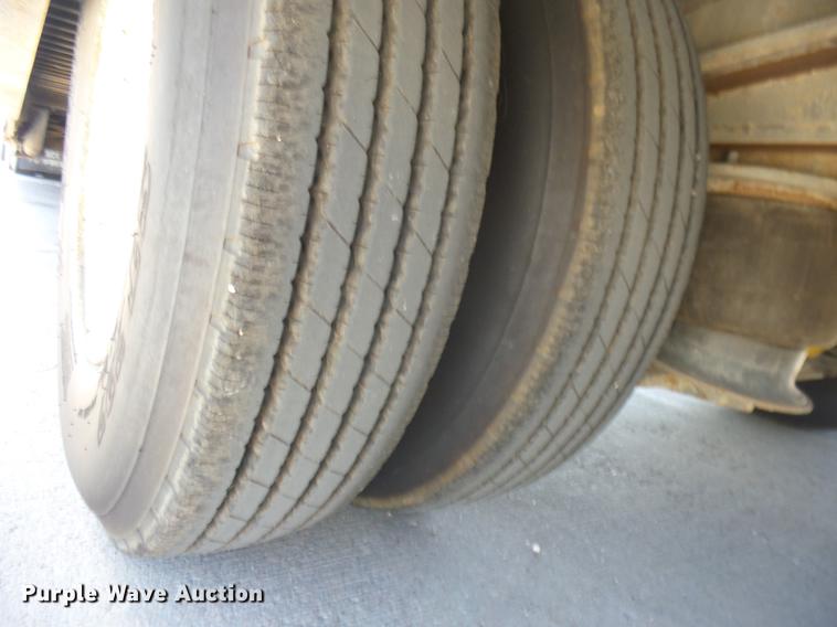 image for item EI9943 2003 Landoll 410-50 tilt deck equipment trailer