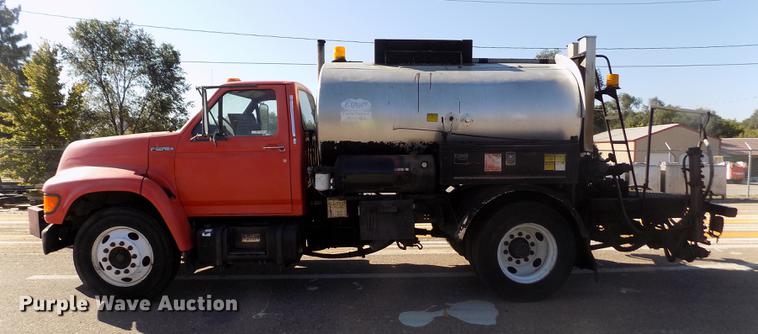 image for item ER9112 1998 Ford F700 oil distribution truck