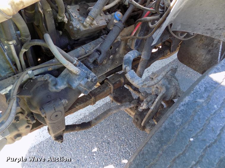 image for item ER9112 1998 Ford F700 oil distribution truck