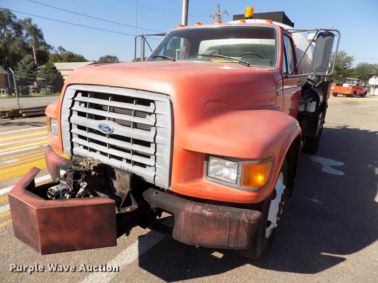image for item ER9112 1998 Ford F700 oil distribution truck