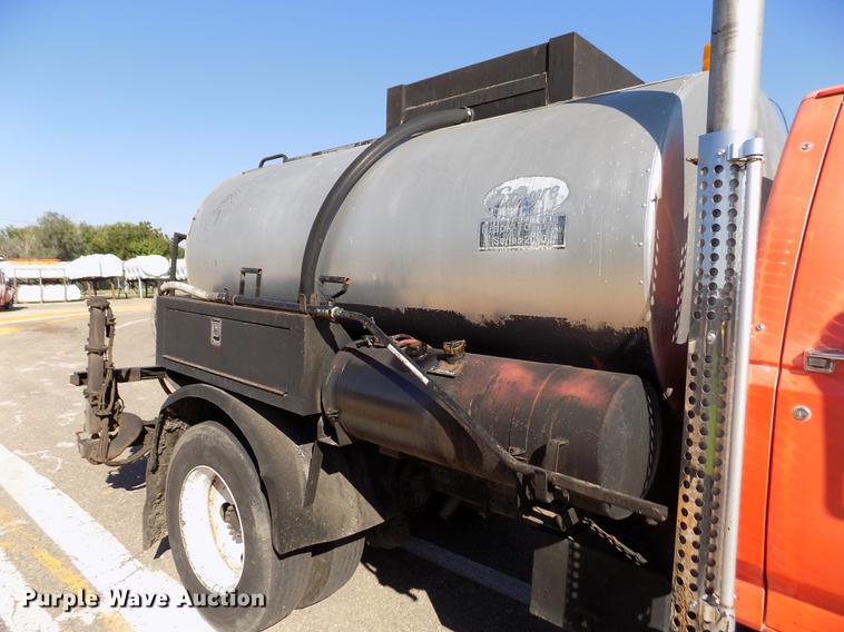 image for item ER9112 1998 Ford F700 oil distribution truck