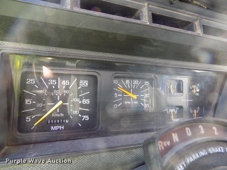 image for item ER9113 1998 Ford F800 oil distribution truck