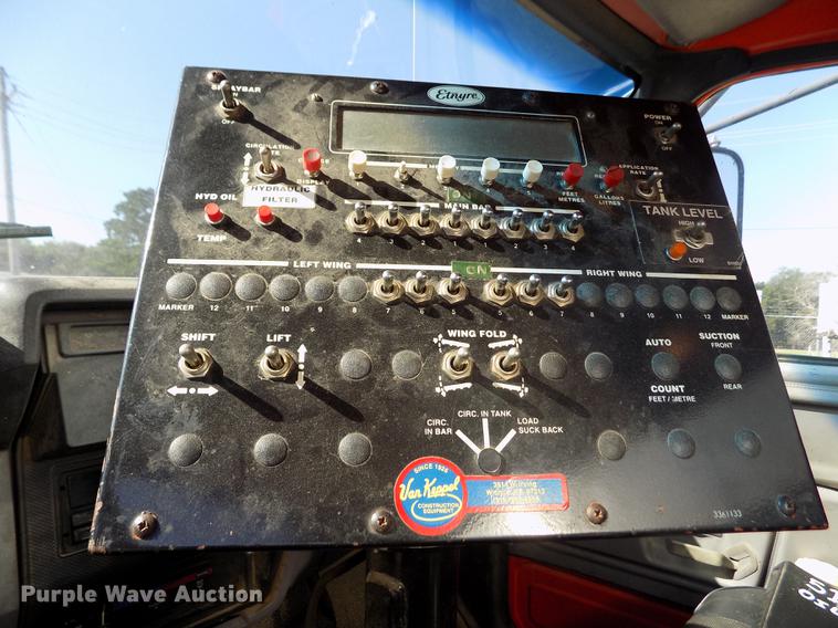 image for item ER9113 1998 Ford F800 oil distribution truck