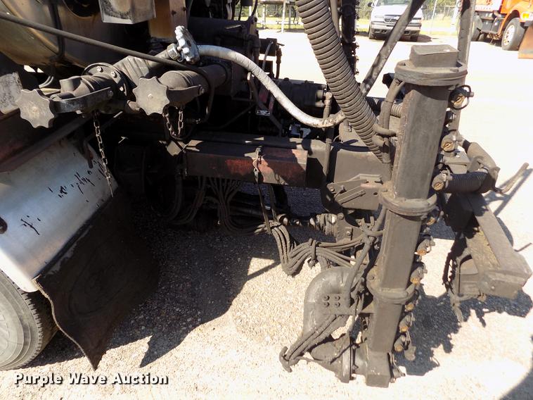 image for item ER9113 1998 Ford F800 oil distribution truck