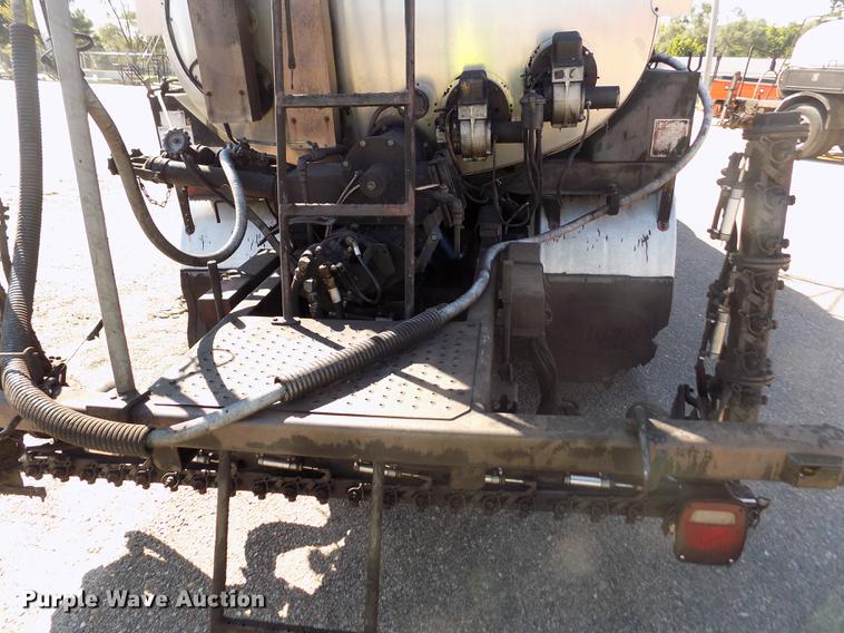 image for item ER9113 1998 Ford F800 oil distribution truck