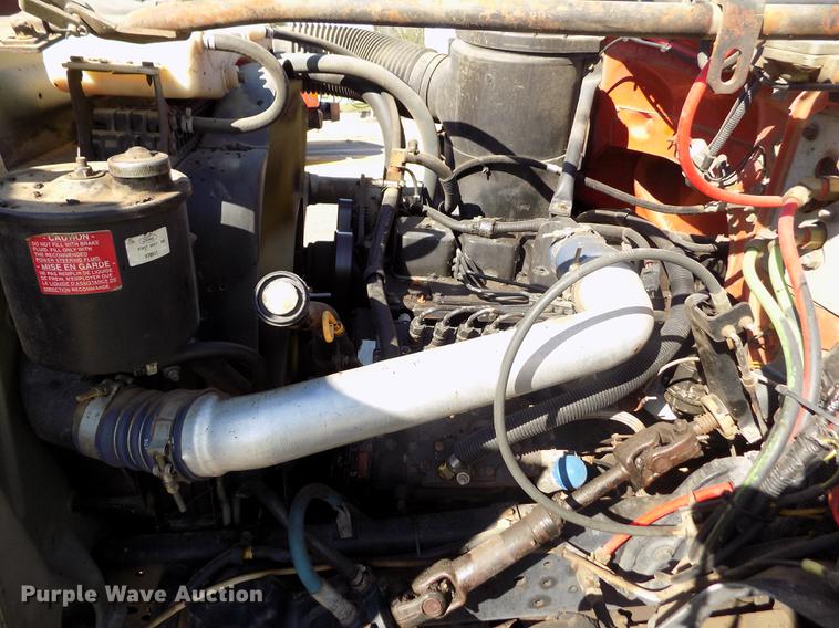 image for item ER9113 1998 Ford F800 oil distribution truck