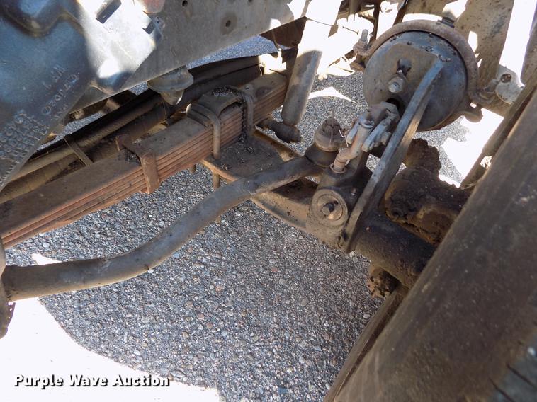 image for item ER9113 1998 Ford F800 oil distribution truck