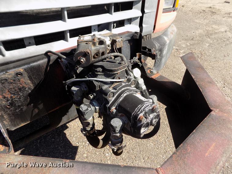 image for item ER9113 1998 Ford F800 oil distribution truck