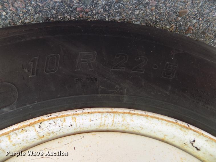 image for item ER9113 1998 Ford F800 oil distribution truck