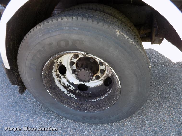 image for item ER9113 1998 Ford F800 oil distribution truck