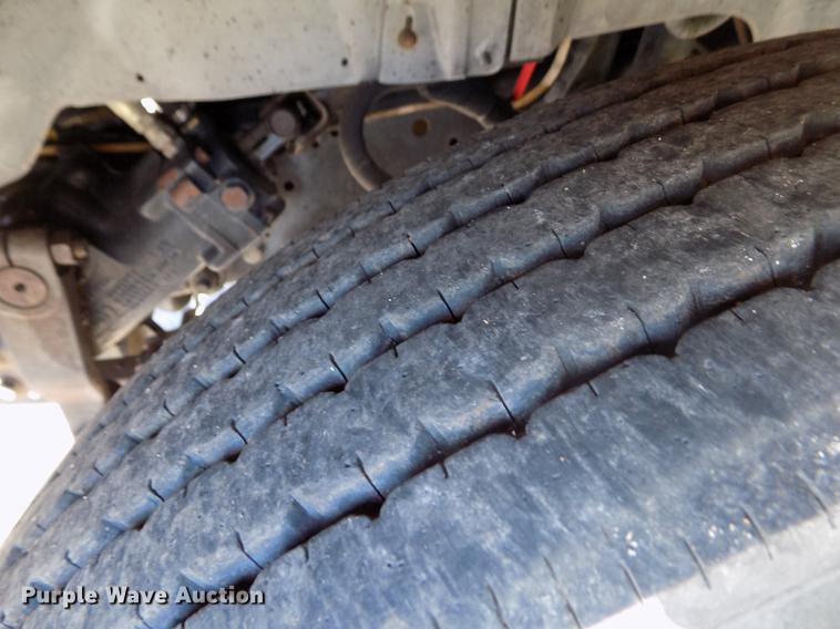 image for item ER9113 1998 Ford F800 oil distribution truck