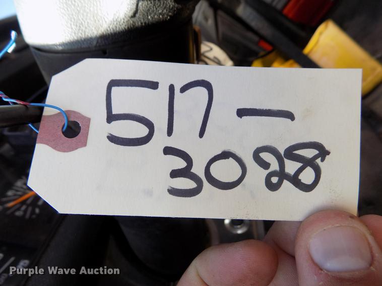 image for item ER9113 1998 Ford F800 oil distribution truck