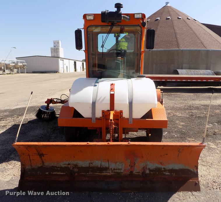 image for item ER9117 2006 Broce RJ-350 broom