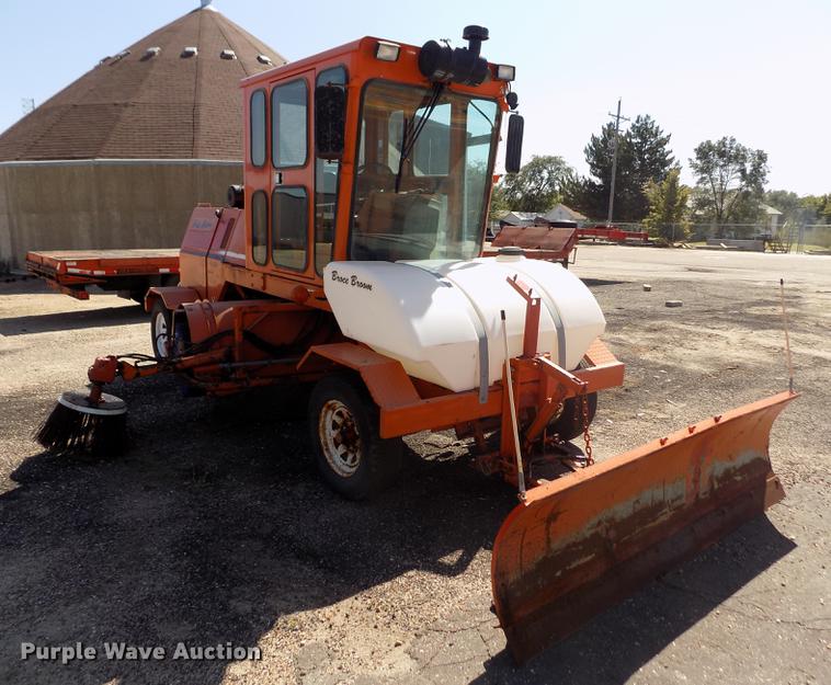 image for item ER9117 2006 Broce RJ-350 broom