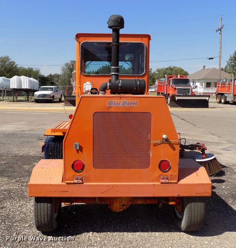 image for item ER9117 2006 Broce RJ-350 broom