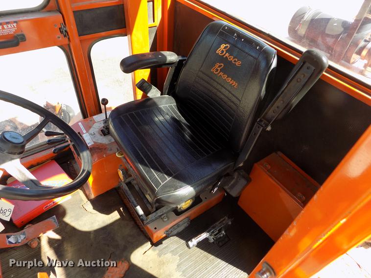 image for item ER9117 2006 Broce RJ-350 broom