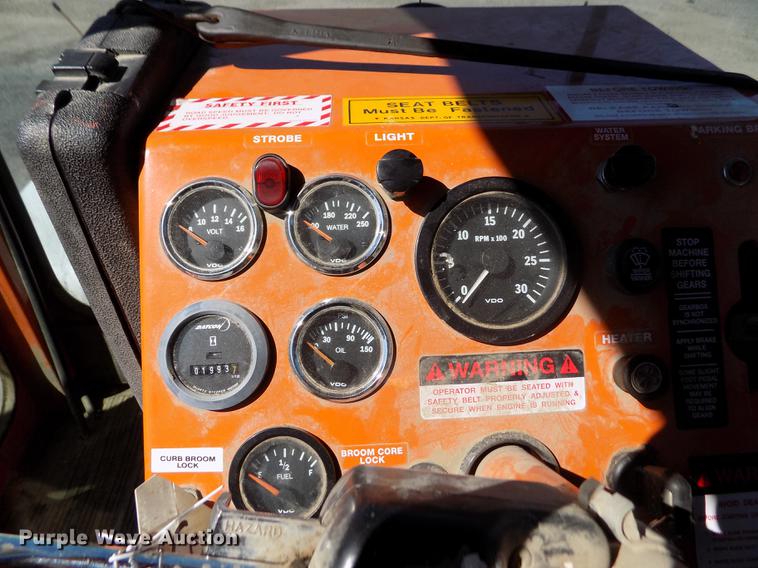 image for item ER9117 2006 Broce RJ-350 broom