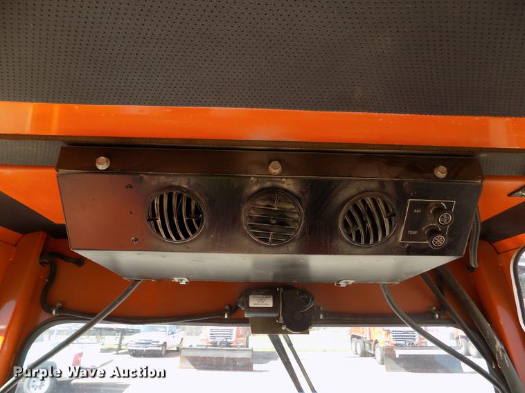 image for item ER9117 2006 Broce RJ-350 broom