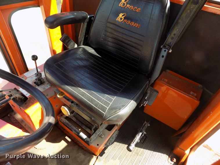 image for item ER9117 2006 Broce RJ-350 broom