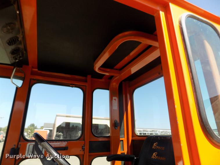 image for item ER9117 2006 Broce RJ-350 broom