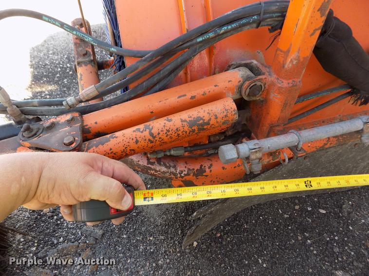 image for item ER9117 2006 Broce RJ-350 broom