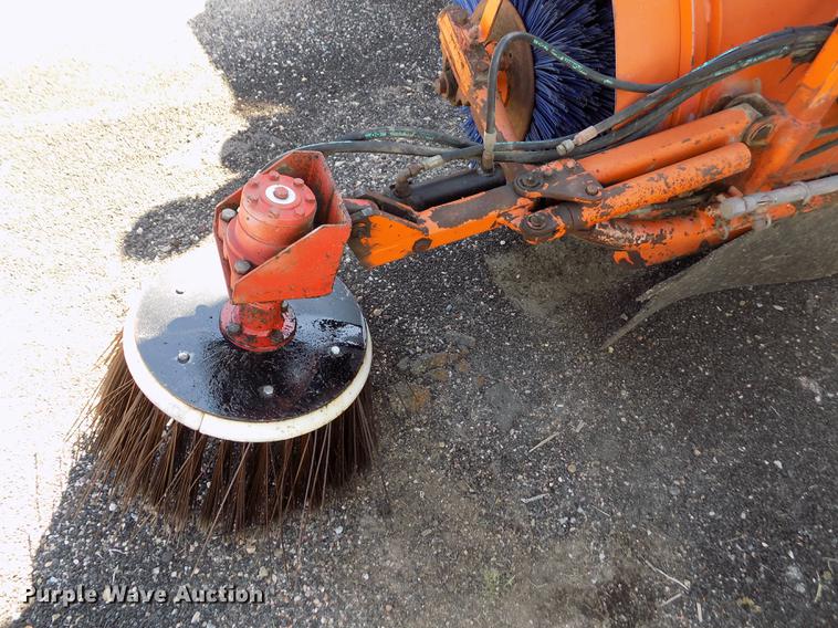 image for item ER9117 2006 Broce RJ-350 broom