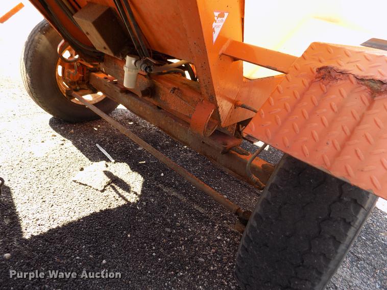 image for item ER9117 2006 Broce RJ-350 broom