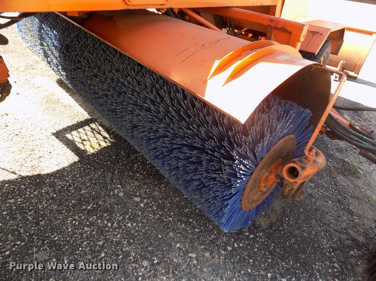 image for item ER9117 2006 Broce RJ-350 broom