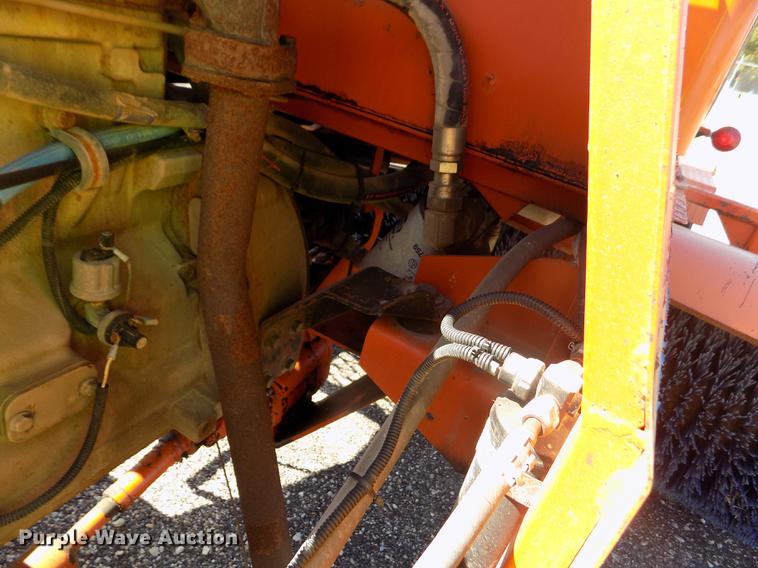 image for item ER9117 2006 Broce RJ-350 broom