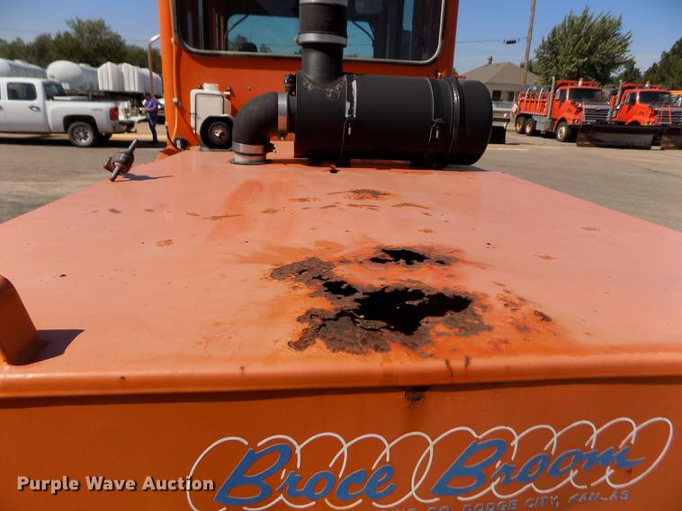 image for item ER9117 2006 Broce RJ-350 broom