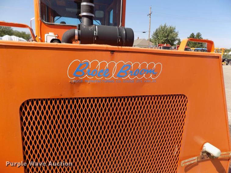 image for item ER9117 2006 Broce RJ-350 broom