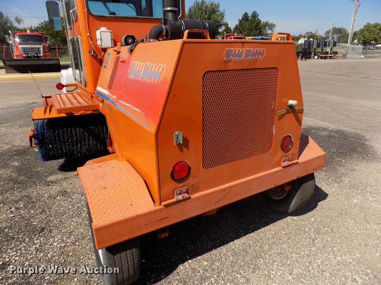 image for item ER9117 2006 Broce RJ-350 broom