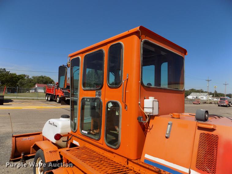 image for item ER9117 2006 Broce RJ-350 broom