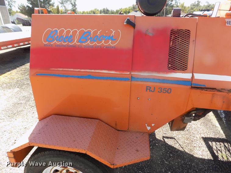 image for item ER9117 2006 Broce RJ-350 broom
