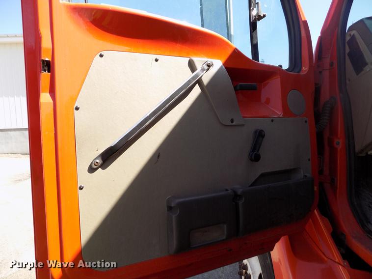 image for item ER9118 2001 Sterling LT7501 dump truck